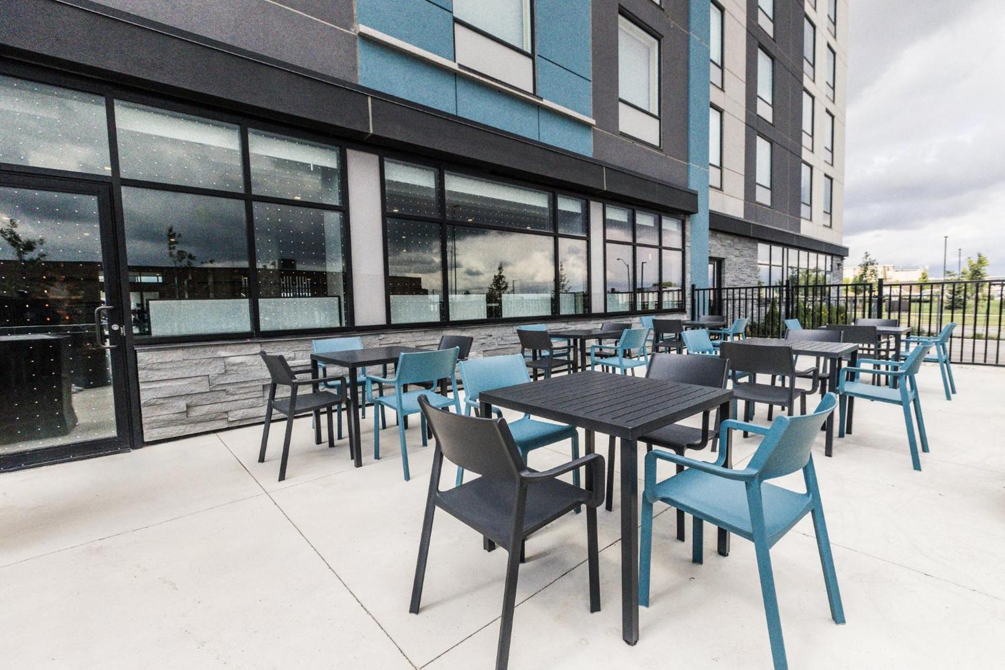Holiday Inn Express & Suites - Toronto Airport South By Ihg Zewnętrze zdjęcie