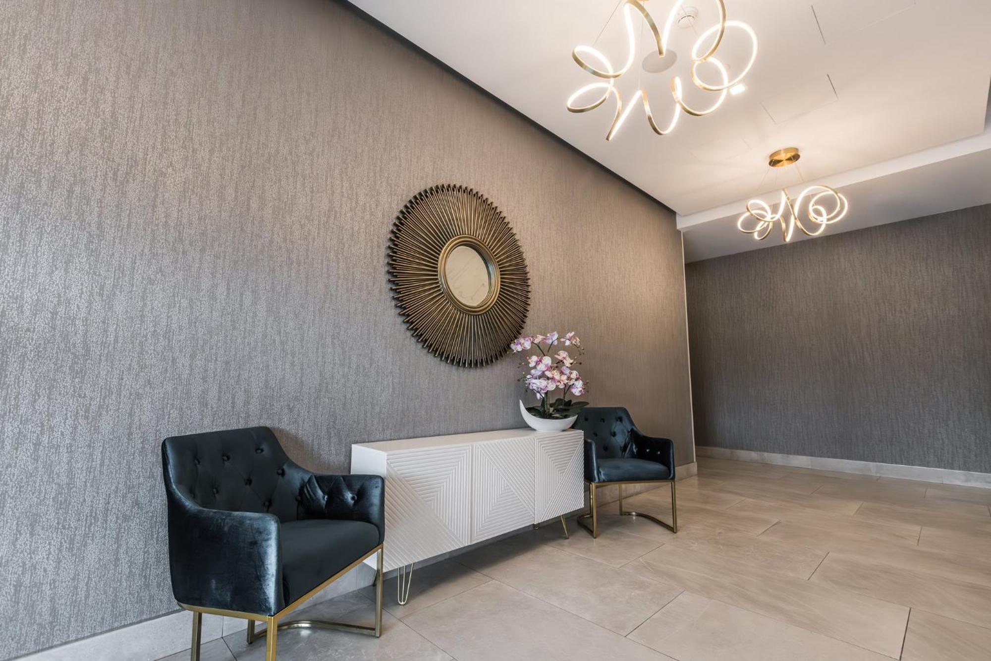 Holiday Inn Express & Suites - Toronto Airport South By Ihg Zewnętrze zdjęcie