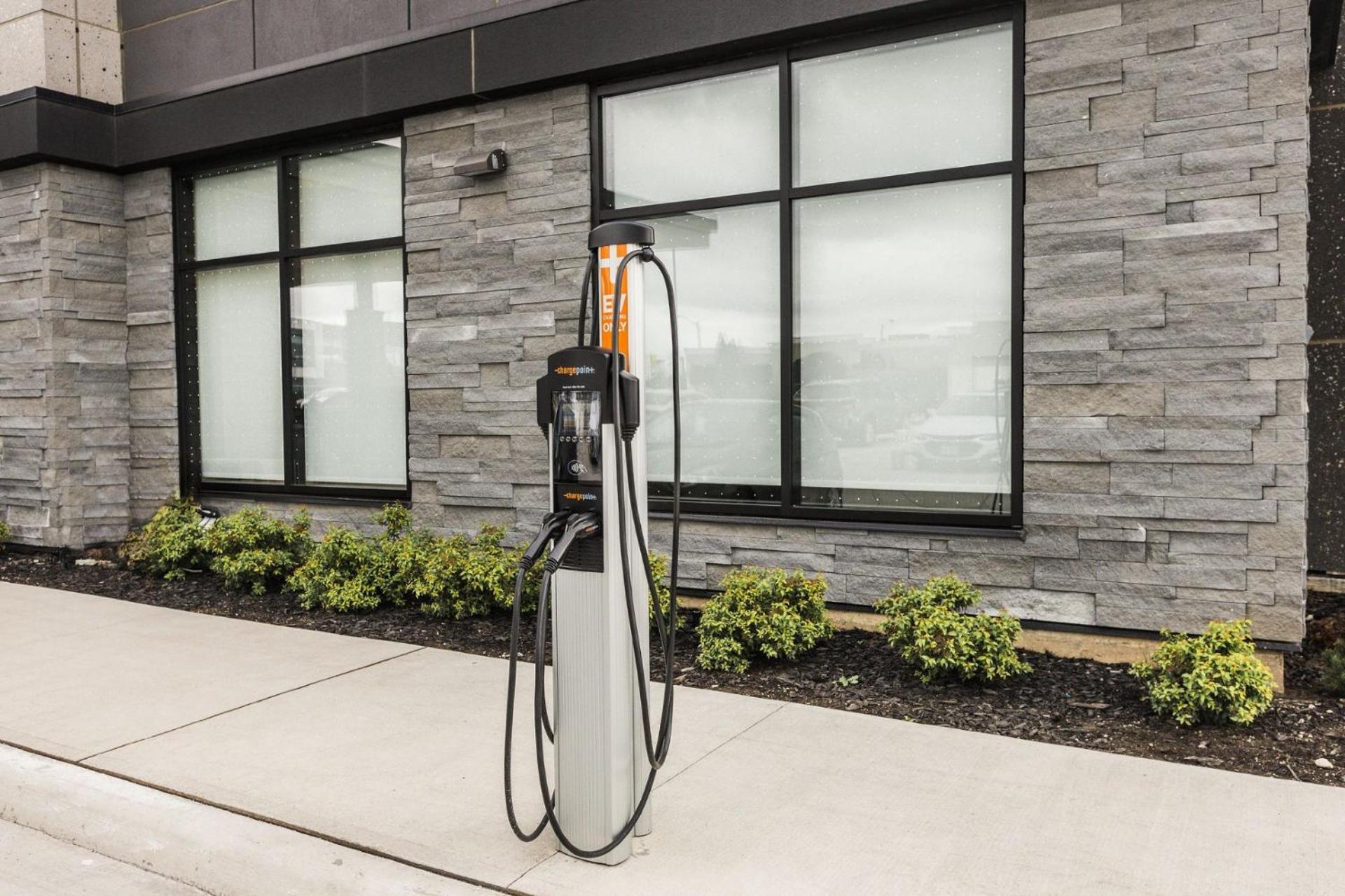 Holiday Inn Express & Suites - Toronto Airport South By Ihg Zewnętrze zdjęcie