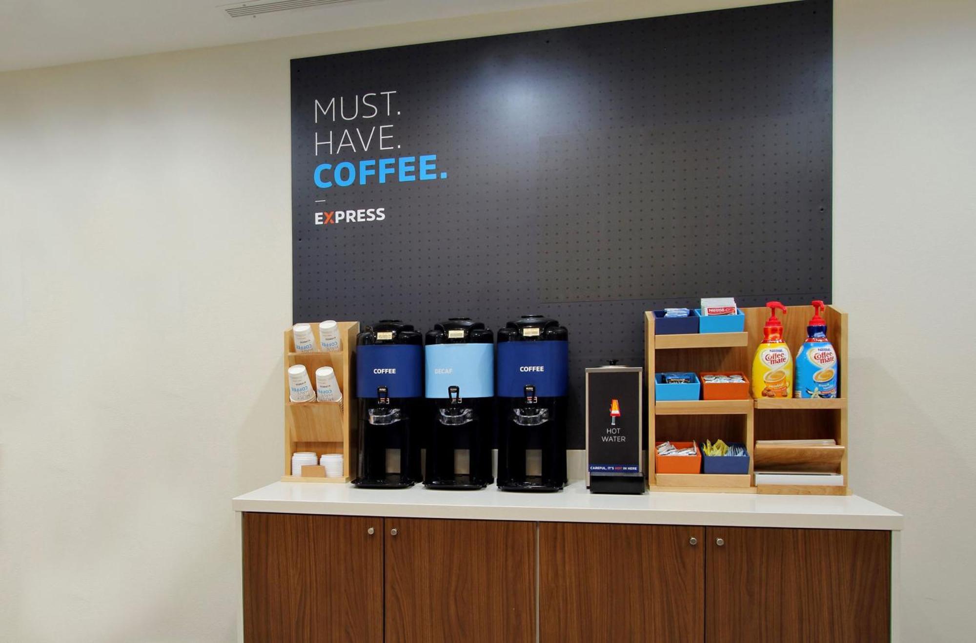 Holiday Inn Express & Suites - Toronto Airport South By Ihg Zewnętrze zdjęcie
